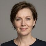 Портрет российского предпринимателя из Новосибирска, уверенный взгляд, профессиональная фотосъемка Betonoperevozchik55.
